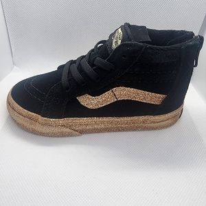 Shoe kid